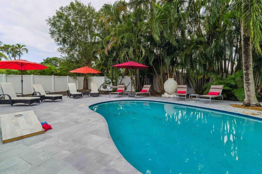 Private Oasis With Pool Near Beaches, Dining & Las Olas Форт-Лодердейл Экстерьер фото