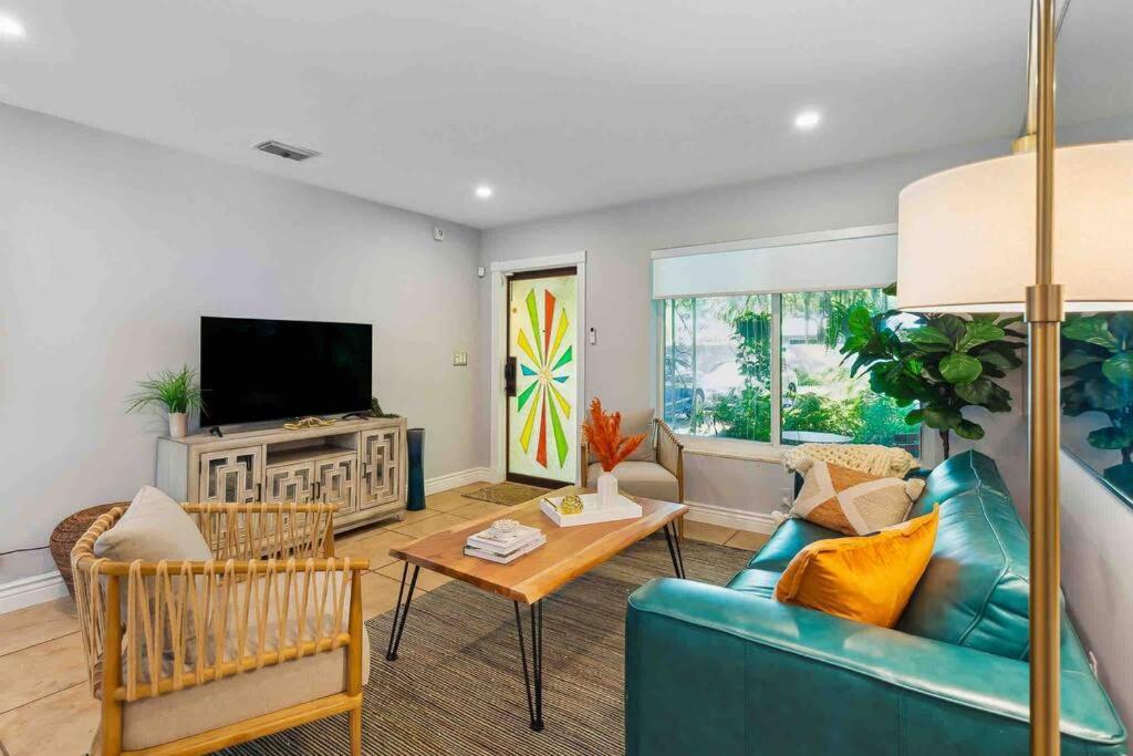 Private Oasis With Pool Near Beaches, Dining & Las Olas Форт-Лодердейл Экстерьер фото