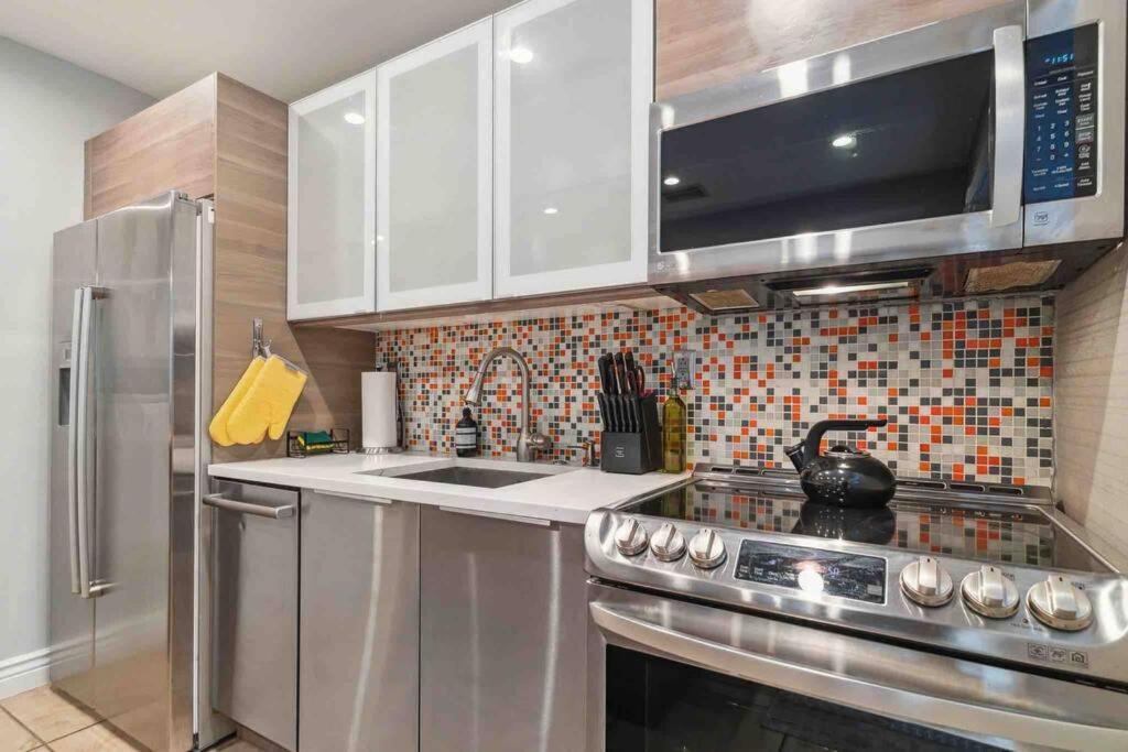 Private Oasis With Pool Near Beaches, Dining & Las Olas Форт-Лодердейл Экстерьер фото