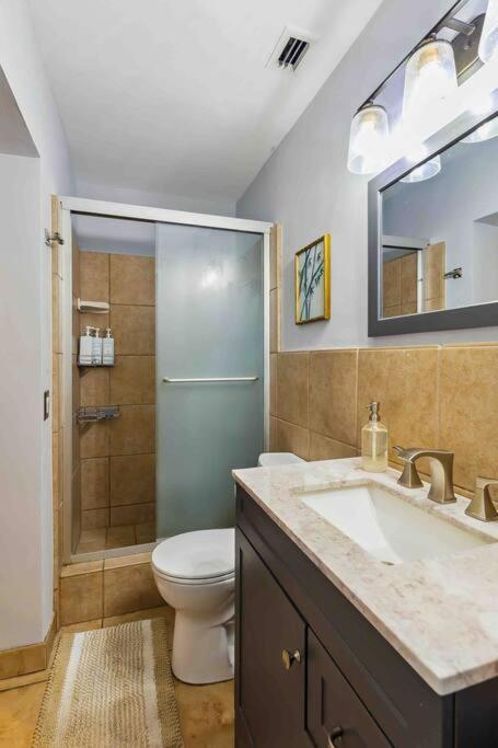 Private Oasis With Pool Near Beaches, Dining & Las Olas Форт-Лодердейл Экстерьер фото